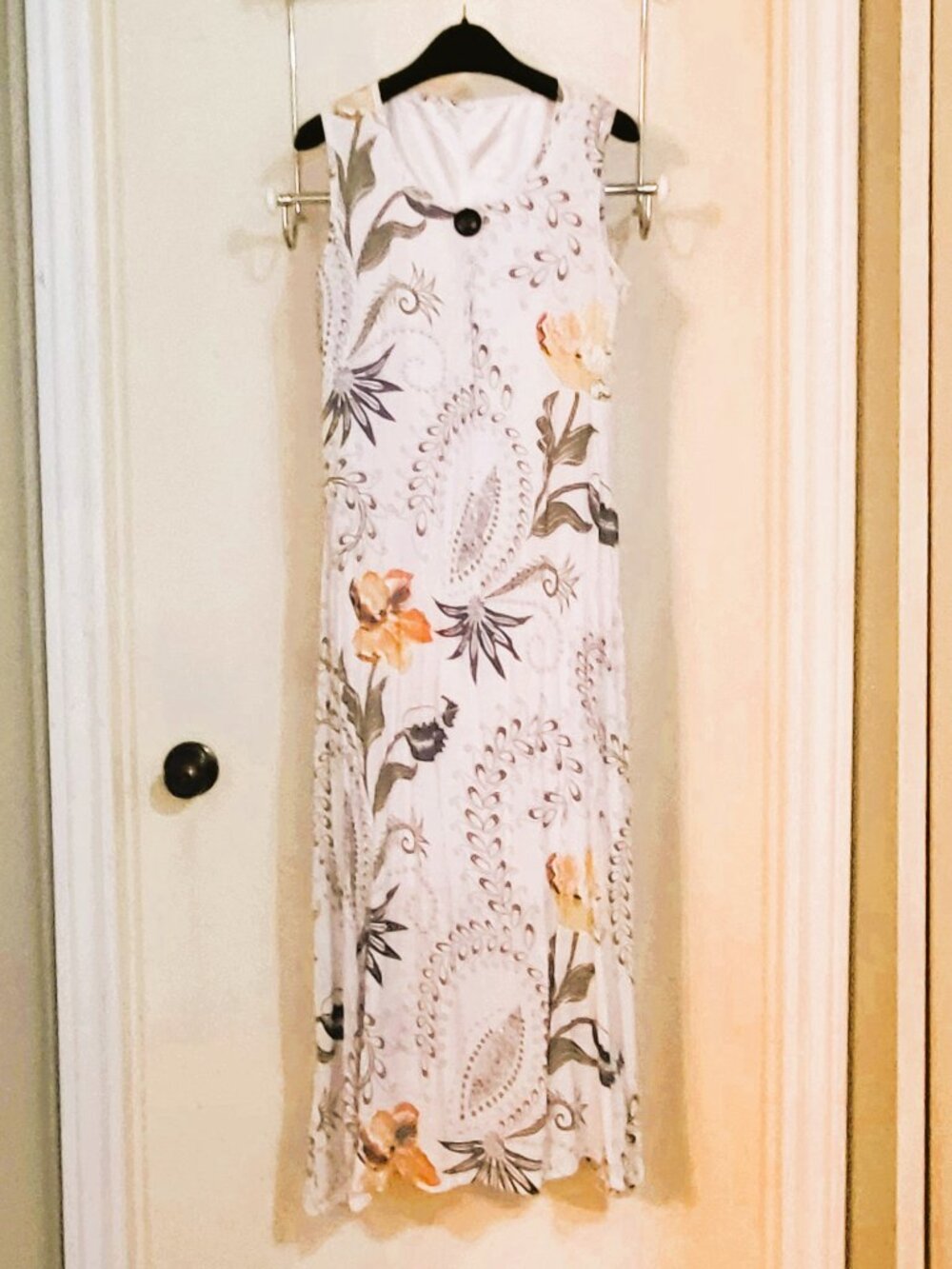 Unbranded Sleeveless crinkle White Floral Sundress  - Size Medium - Picture 2 of 10